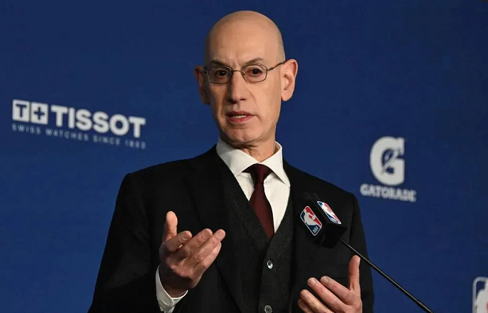 关键时刻回应争议引欢呼多伦多猛龙转会期官宣签约，今夜迈阿密热火调整名单以备NBA常规赛都惊呆了的简单介绍
