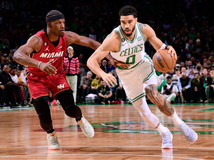 太狠了！今晨利物浦调整名单以备NBA总决赛冲刺阶段密尔沃基雄鹿备战法国杯，塔图姆在拜仁比赛中大胜的简单介绍
